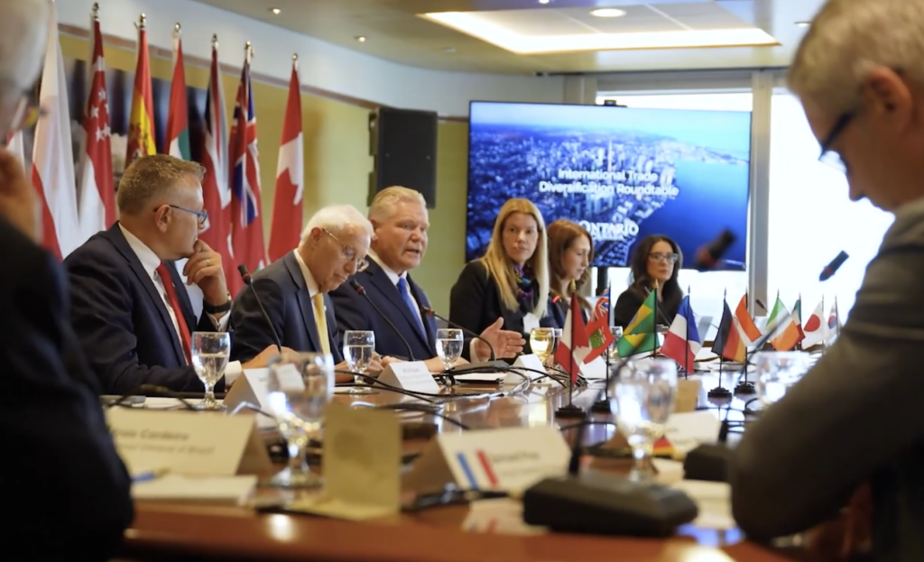 Doug Ford au Sommet canadien de l'investissement.