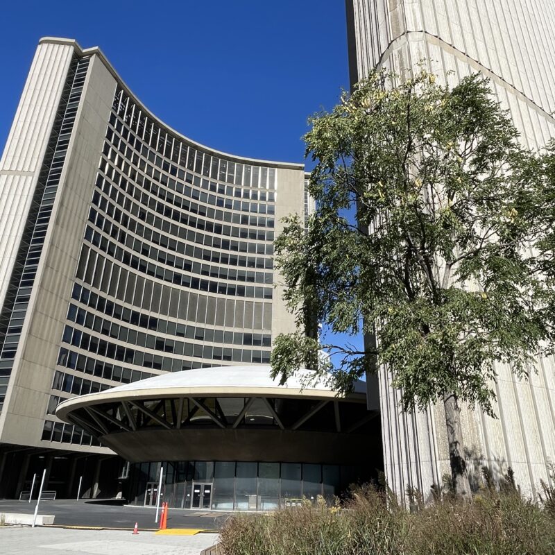 Hôtel de Ville de Toronto, Nathan Phillips Square